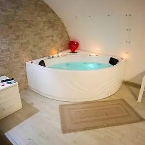 https://maison-gianluca.taorminaitalyhotels.com