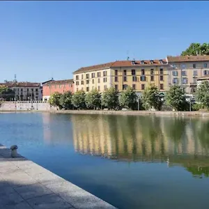  Apartment Centre Navigli- Italy